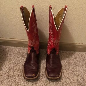 Used cowboy boots. Squared toed